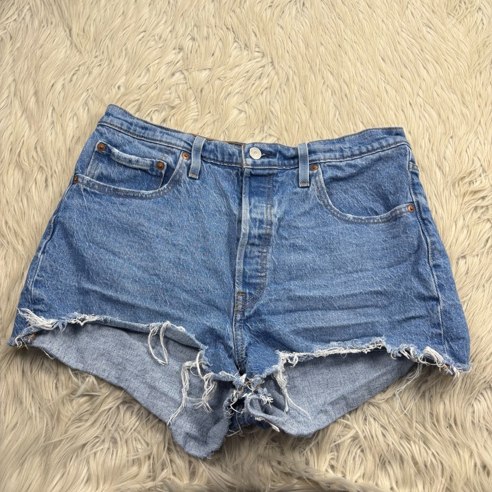 Levi's Women's 32 Light Wash 501‎ Cut Off Denim Shorts Festival Classic Summer